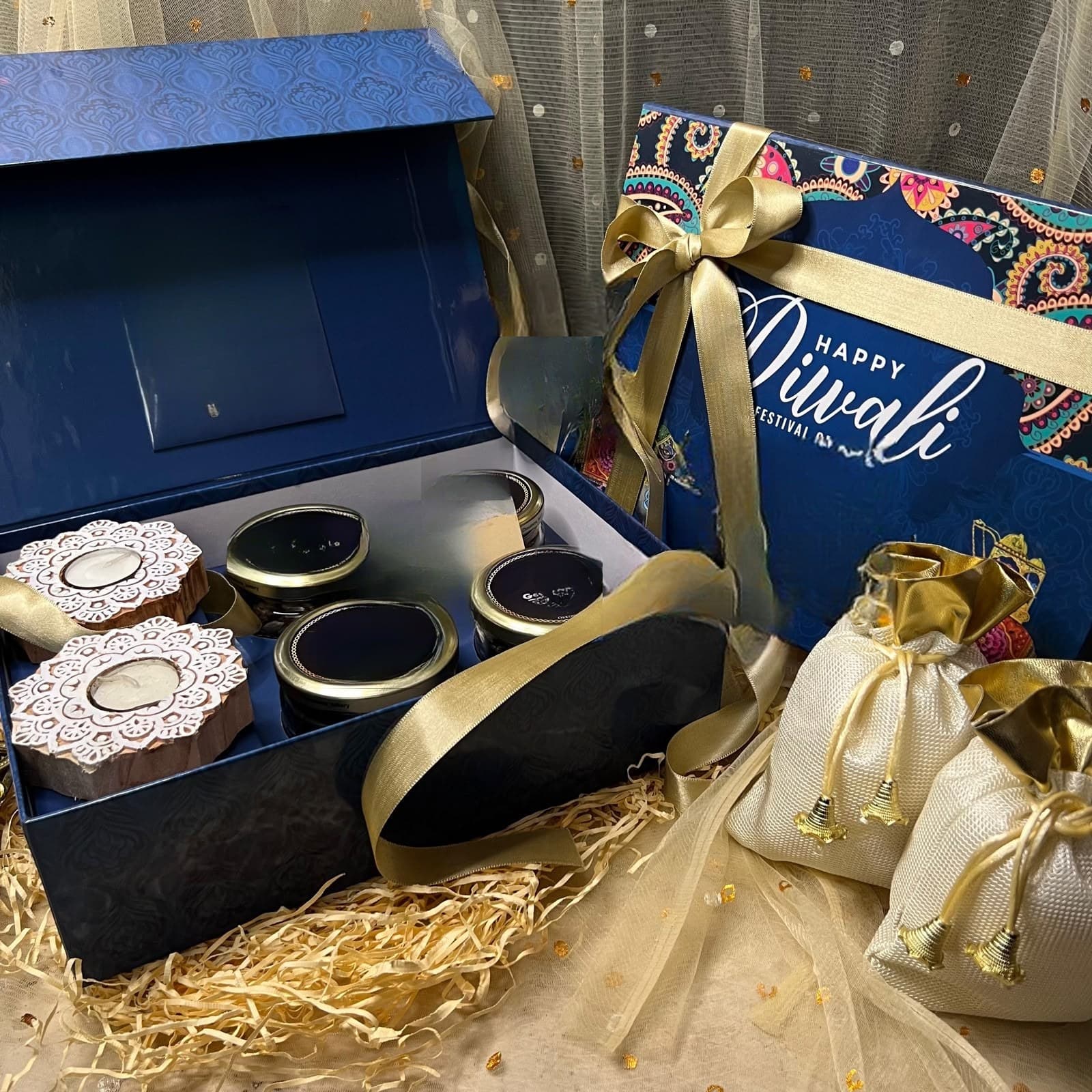 Candle Delight gift hamper - Chau Foods