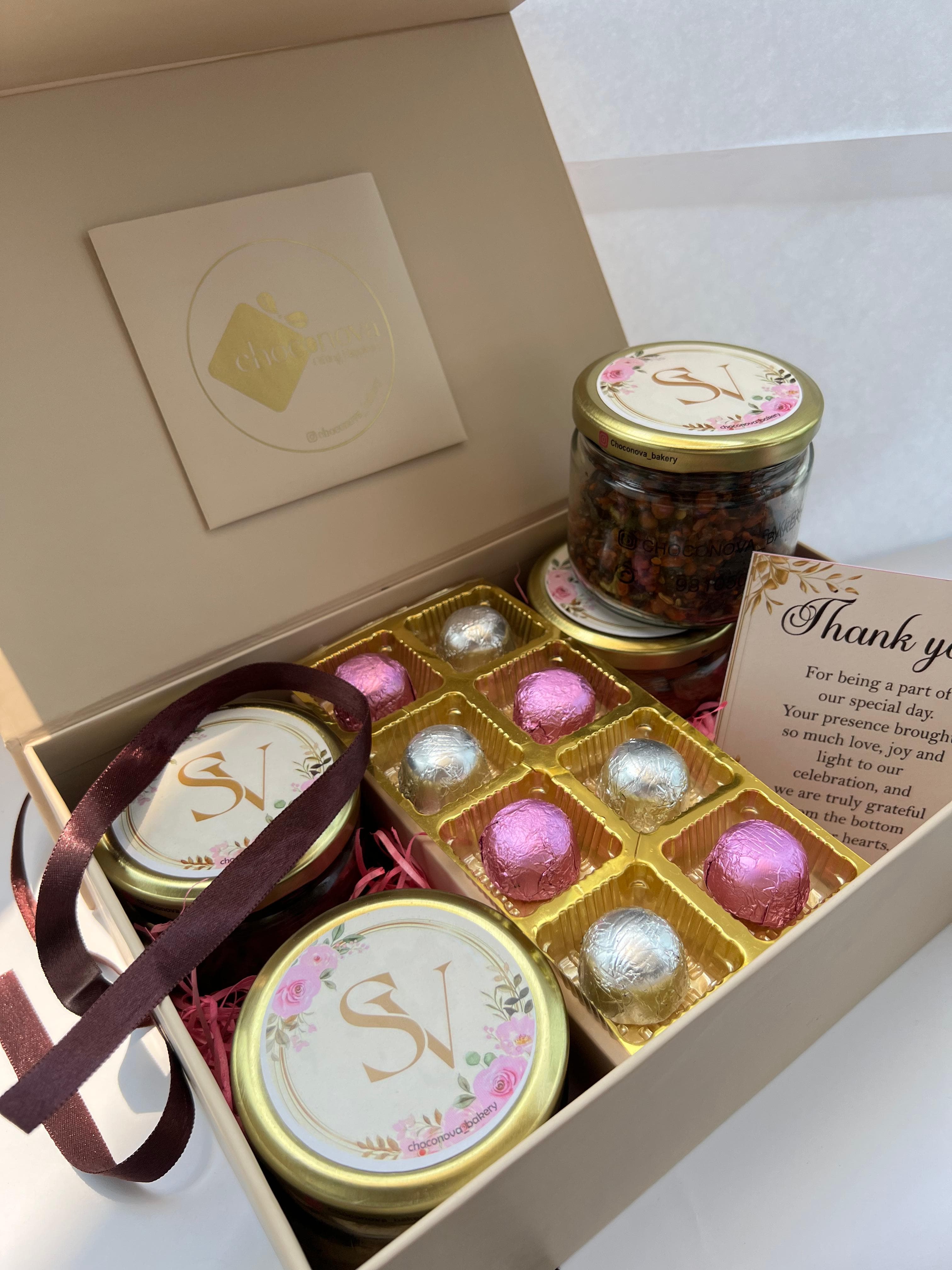 Sweet & Savoury Love gift hamper - Chau Foods