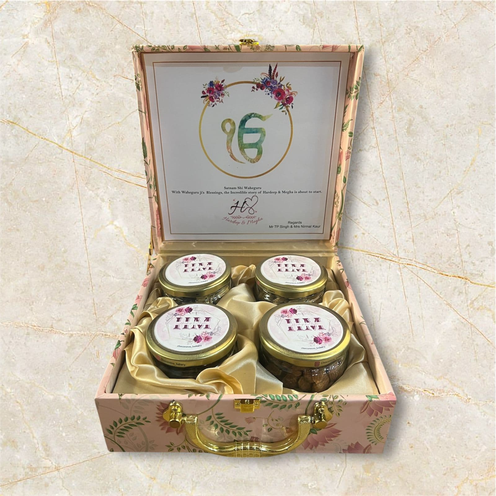 4Ever in Love gift hamper - Chau Foods
